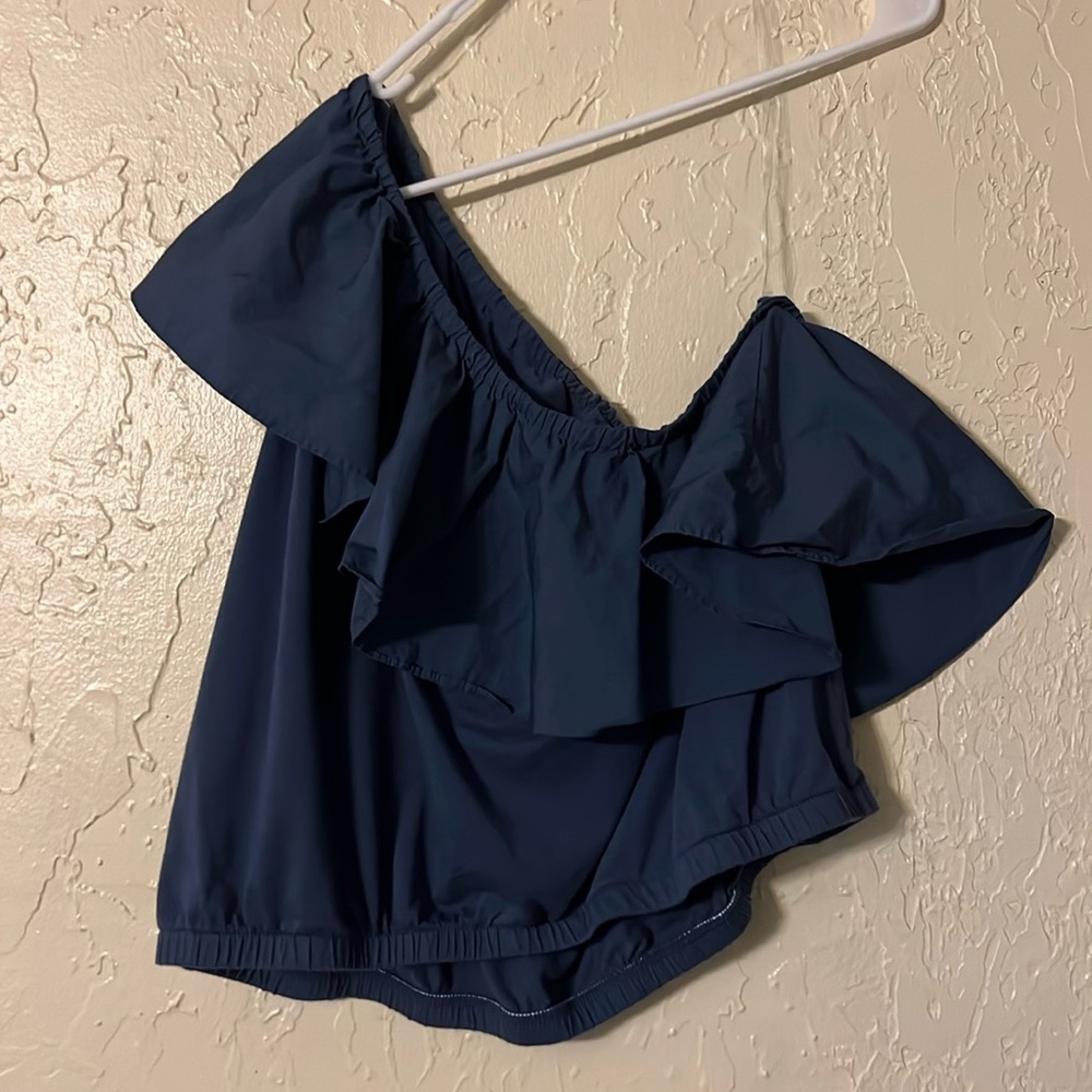 Blue when shoulder top